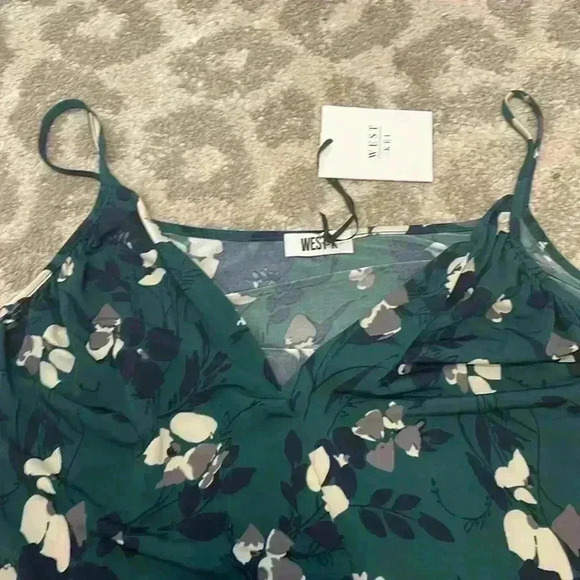 West Kei Green Floral Tank 1x - Picture 2 of 5